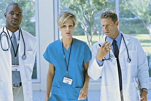 how physicians build wealth with apartment investing